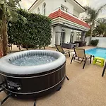 Holiday home Mario - 2min Walk From Kapparis