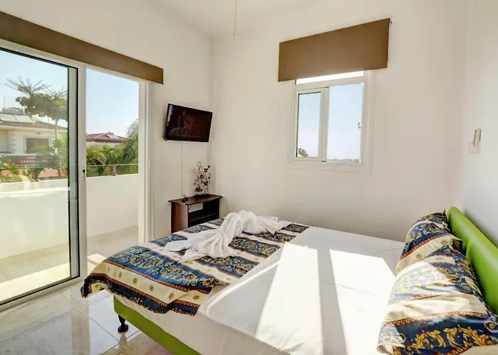 Case de vacanță Mario - 2min Walk From Kapparis *