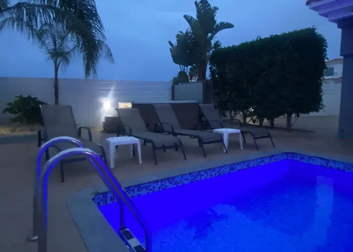 Case de vacanță Mario - 2min Walk From Kapparis *