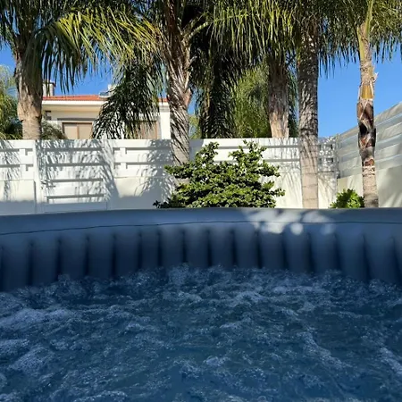 Сasa de vacaciones Mario - 2min Walk From Kapparis *