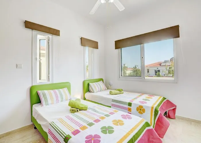 Mario - 2min Walk From Kapparis Prázdninový dům Paralimni